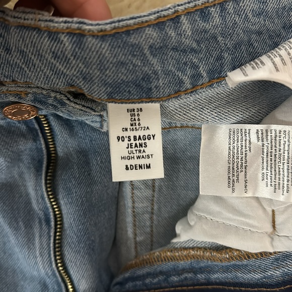 High Waist Jeans - Picture 2 of 4